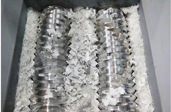 Multifunctionele dubbeleassige plastic PET-flessenbreker / afvalrecyclingbreker