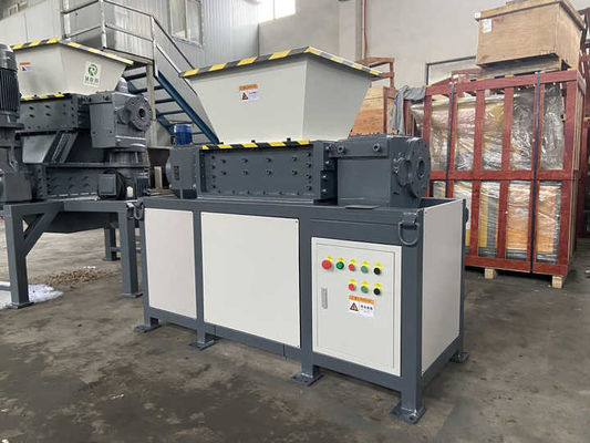 Automatische houtpalletchipper Twin Shaft industriële houtschroefmachine